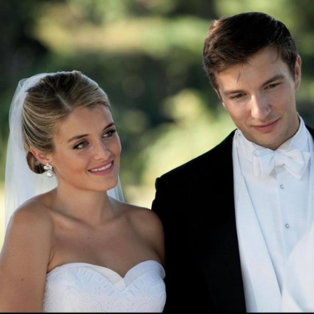 John Jovanovic and Daphne Oz wedding picture.